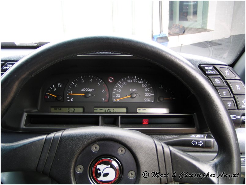 Steering wheel-dash